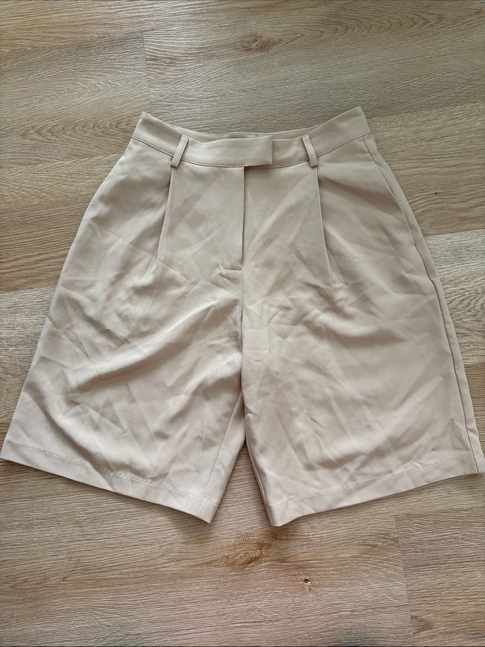 Steve Madden Beige Pleated Bermuda Shorts